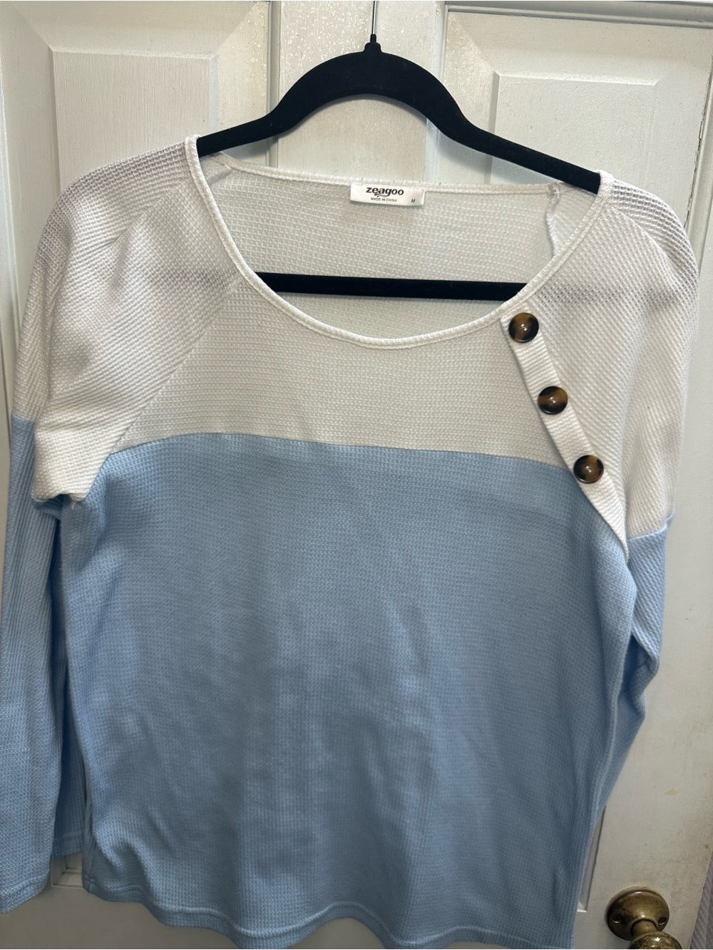 zeagoo White and Light Blue Colorblock Long Sleeve Top with Button Accent